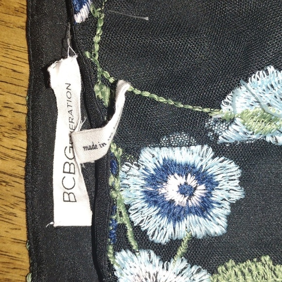 BCBGeneration Embroidered Floral Mesh Midi Pencil Skirt with Slit in Back 10 - Picture 4 of 7